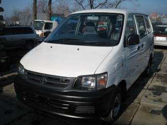 2002 Toyota Town Ace Noah Pictures