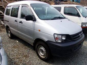 2002 Toyota Town Ace Noah Pictures