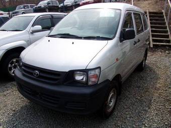 2002 Toyota Town Ace Noah Photos