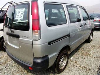 2002 Toyota Town Ace Noah Pictures