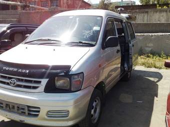 2002 Toyota Town Ace Noah Photos