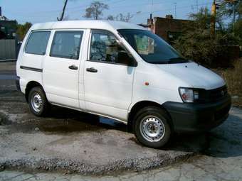 2003 Toyota Town Ace Noah Images