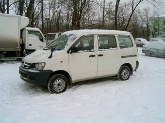 2005 Toyota Town Ace Noah Photos