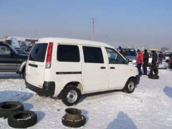 2002 Toyota Town Ace Van Photos