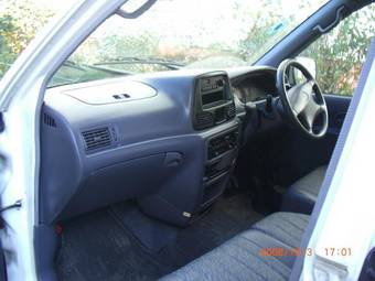 2002 Toyota Town Ace Van Photos