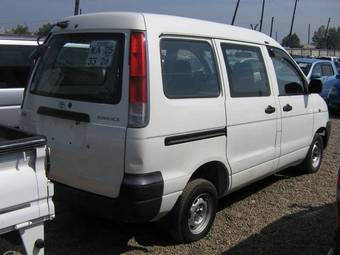 2002 Toyota Town Ace Van Pictures