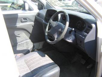 2002 Toyota Town Ace Van Pictures