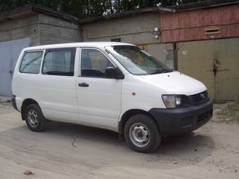 2002 Toyota Town Ace Van Photos