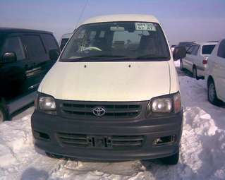 2003 Toyota Town Ace Van Photos