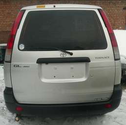 2003 Toyota Town Ace Van Photos