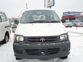 2003 Toyota Town Ace Van Photos