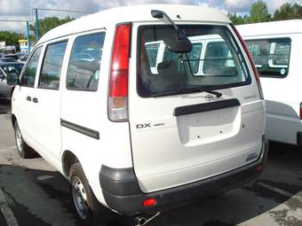 2003 Toyota Town Ace Van Photos