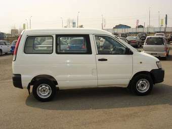 2004 Toyota Town Ace Van Pictures