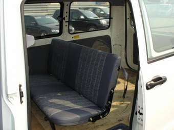 2004 Toyota Town Ace Van Photos