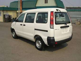 2004 Toyota Town Ace Van Pics