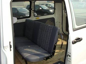 2004 Toyota Town Ace Van Images