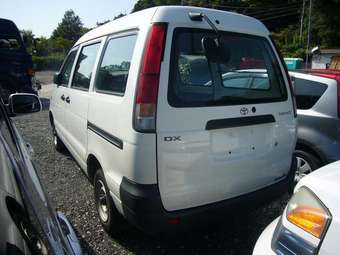 2005 Toyota Town Ace Van Images
