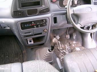 2005 Toyota Town Ace Van Photos