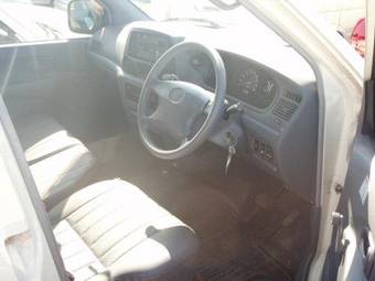 2005 Toyota Town Ace Van Photos