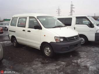 2005 Toyota Town Ace Van Photos