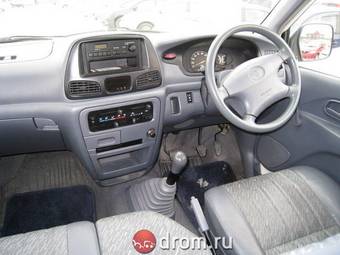 2005 Toyota Town Ace Van Photos