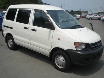 2006 Toyota Town Ace Van Photos