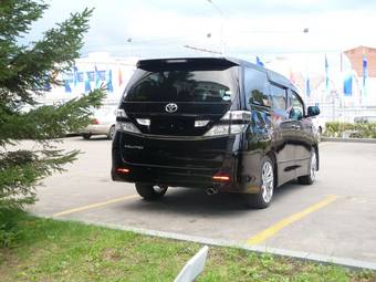 2010 Toyota Vellfire Photos