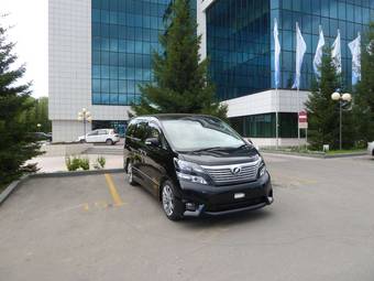 2010 Toyota Vellfire Pictures