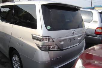 2010 Toyota Vellfire Pictures