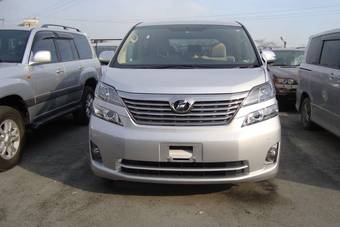 2010 Toyota Vellfire Pictures