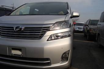 2010 Toyota Vellfire Photos