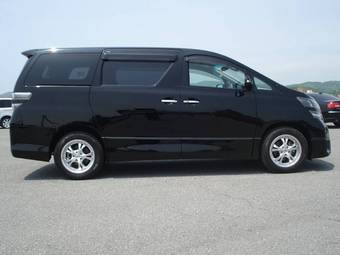 2010 Toyota Vellfire Photos