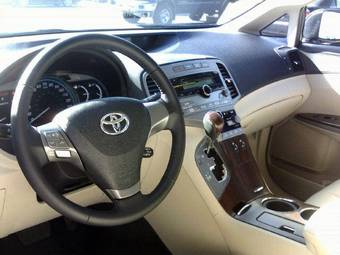 2009 Toyota Venza Images