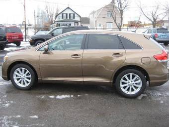 2009 Toyota Venza Pictures