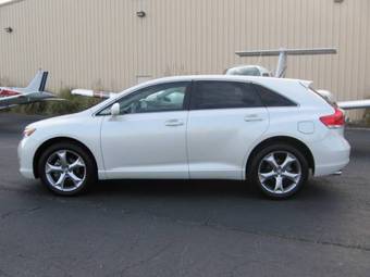 2009 Toyota Venza Pictures