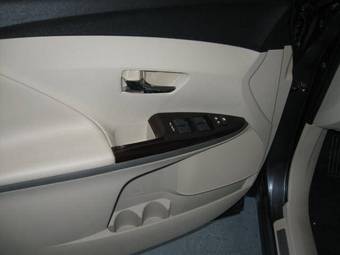 2010 Toyota Venza Pictures