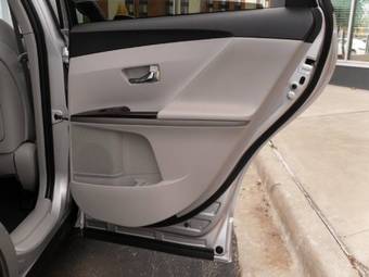 2010 Toyota Venza Pictures