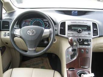 2010 Toyota Venza Photos