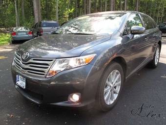 2010 Toyota Venza Photos