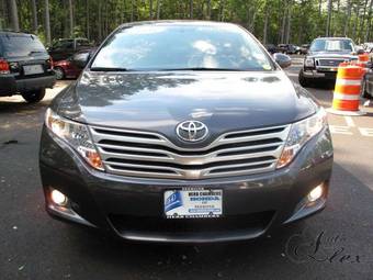 2010 Toyota Venza Photos