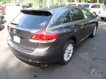 2010 Toyota Venza Images