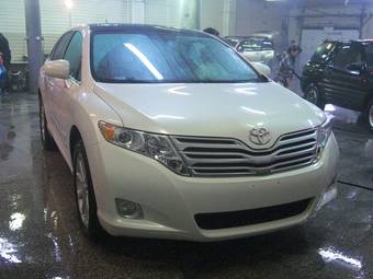 2010 Toyota Venza Photos