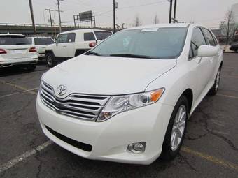 2010 Toyota Venza Photos