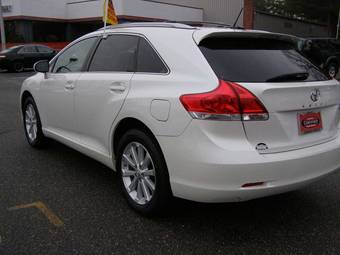 2010 Toyota Venza Photos