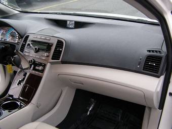 2010 Toyota Venza Images