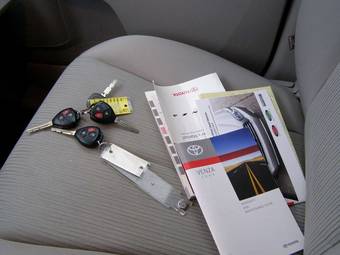 2010 Toyota Venza Pictures
