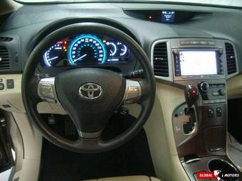 2010 Toyota Venza Photos