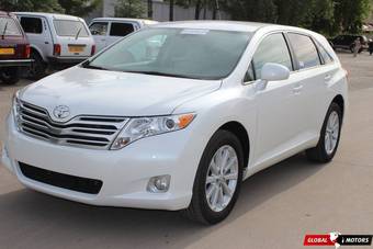 2010 Toyota Venza Photos