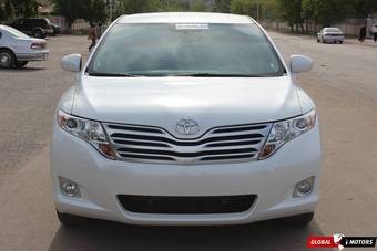 2010 Toyota Venza Pictures