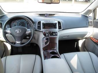 2011 Toyota Venza Pictures